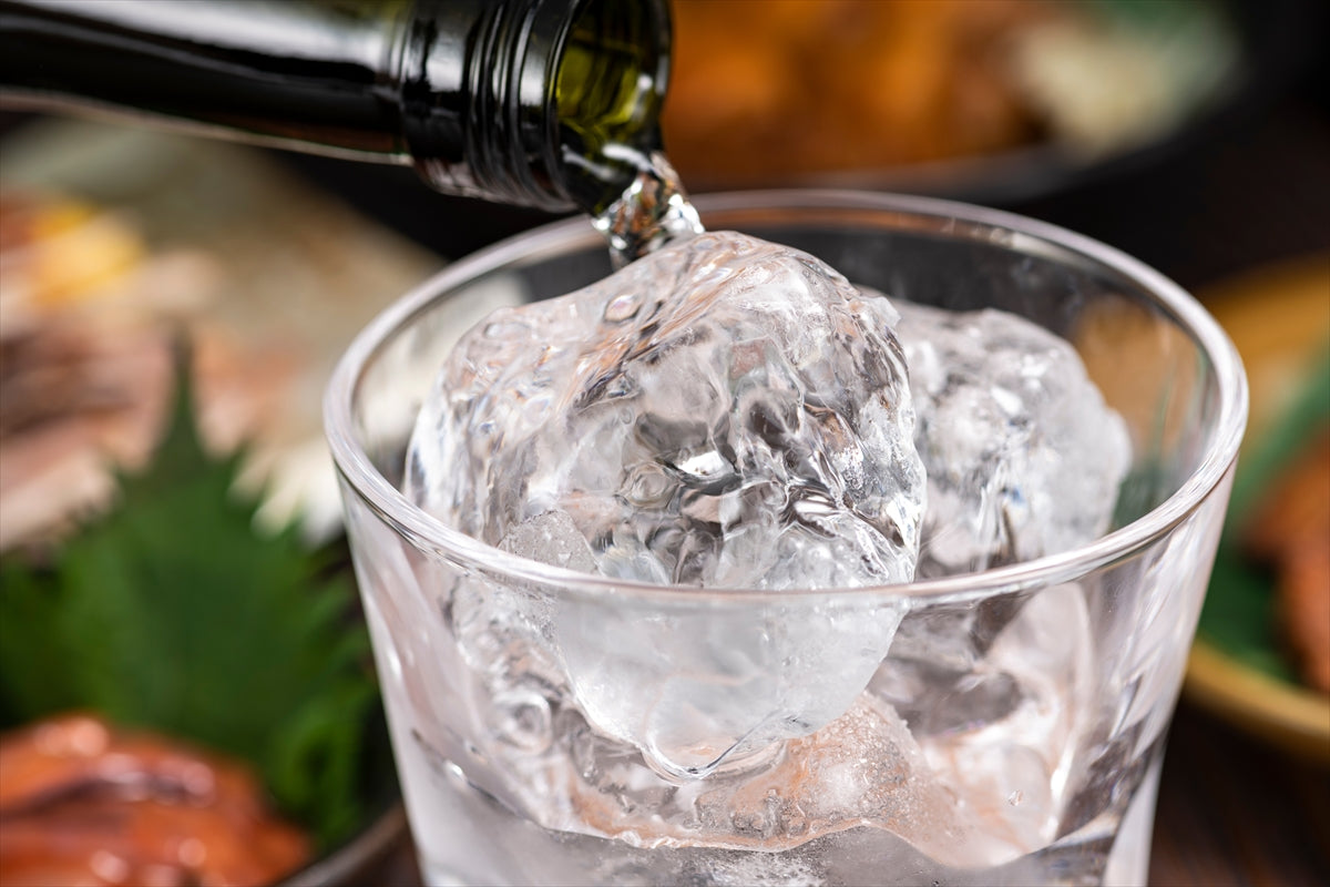 角打ちで楽しむ日本酒の新しい魅力とは？楽しみ方やマナーを解説